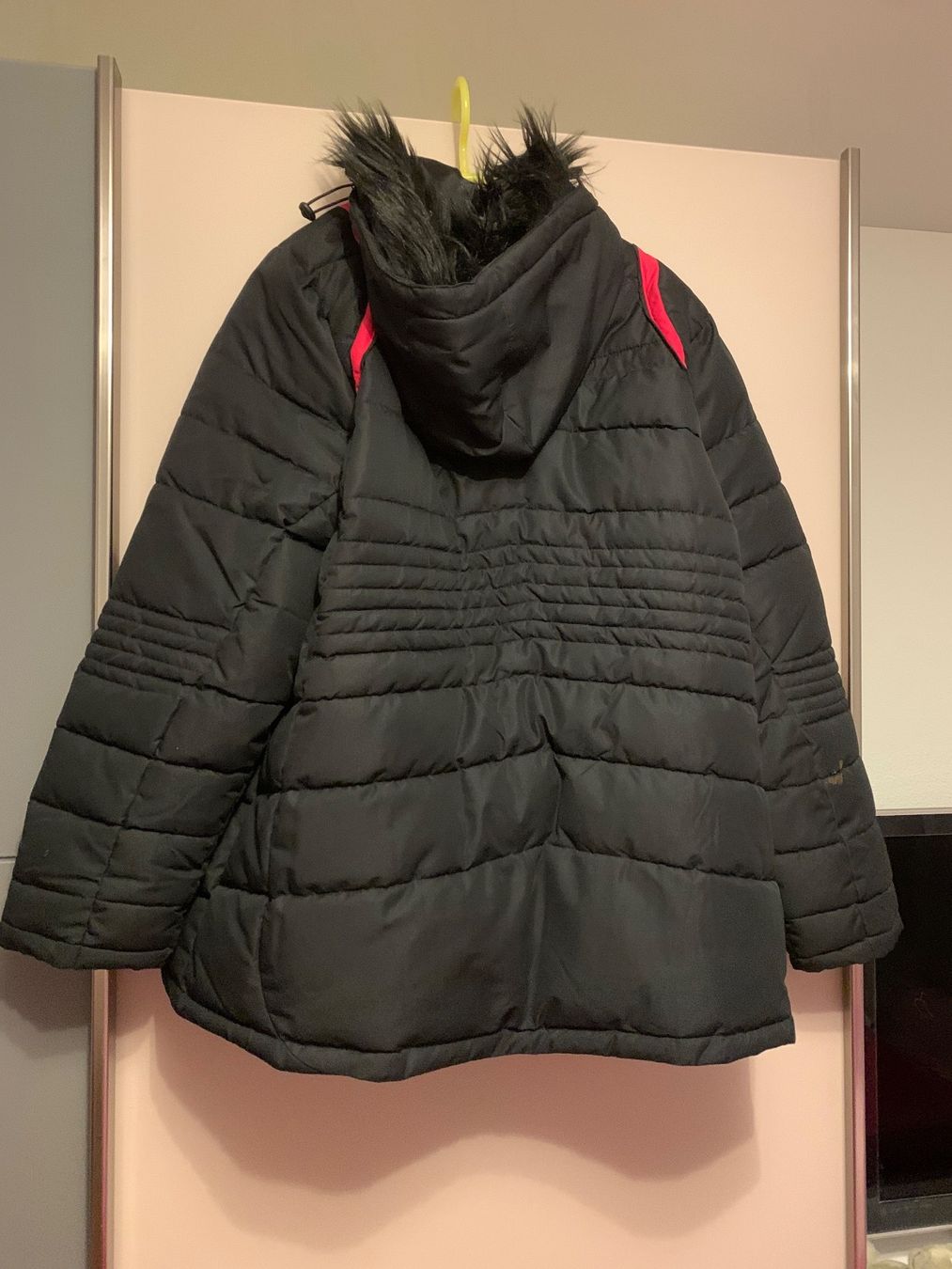 Jacken: Winterjacke Gr. 40 schwarz mit Kunstpelz – Gebraucht aus Wädenswil von Giez33 1