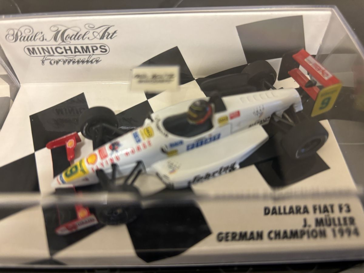 Minichamps Modellini d'auto: Neue Modellauto Dallara 1:43 von Minichamps – Nuovo e nell'imballaggio originale da Opfikon venduto da Cycomyco 2