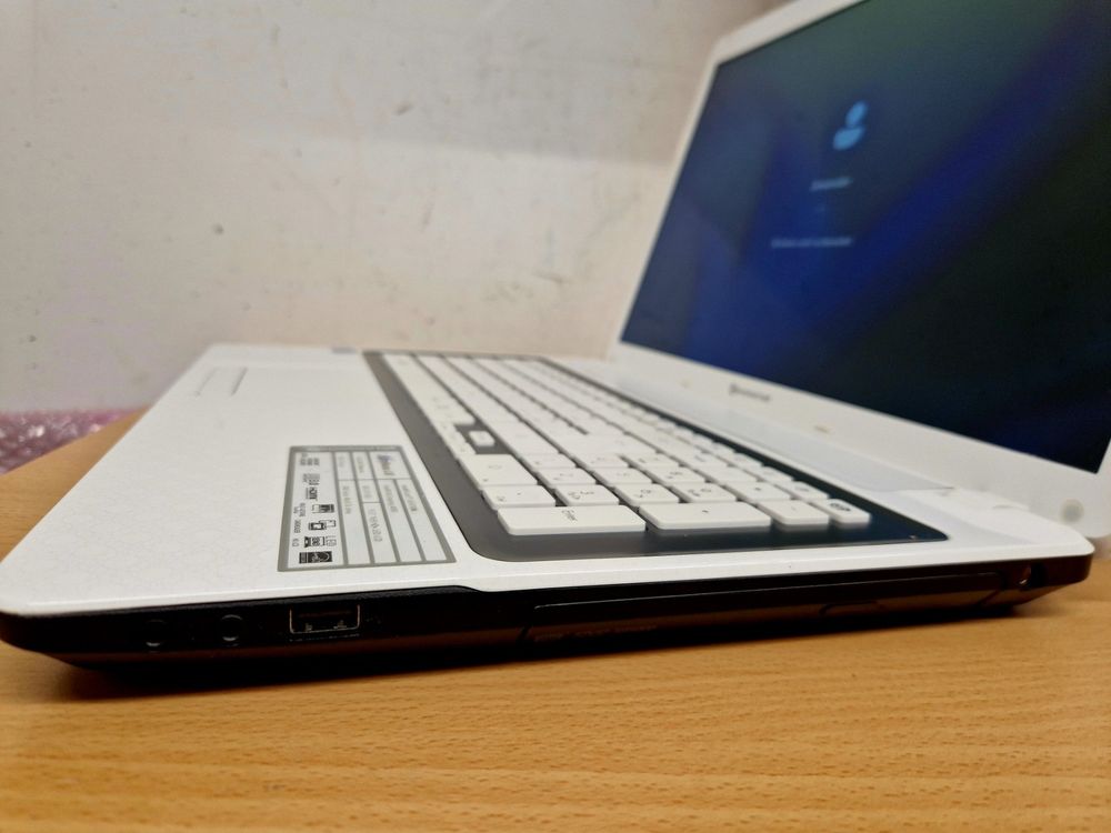 PC Portable Packard Bell Easynote 15,6" - I3, SSD 256Go, Win11 Pro + Office