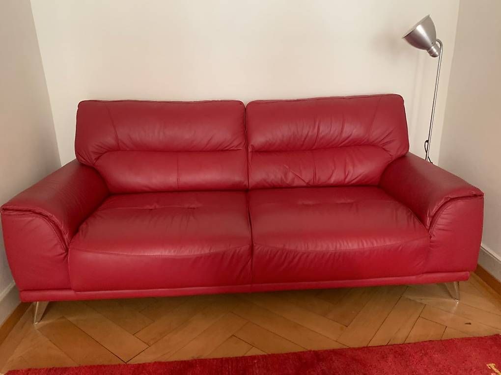 Sofas: Rotes Echtleder-Sofa inkl. Couchtisch – Gebraucht aus Urtenen-Schönbühl von thefabio96 1