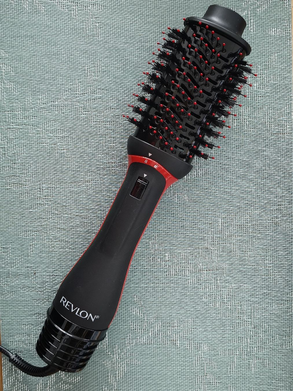 Revlon Sèche-cheveux: REVLON One-Step Volumizer Plus Heissluftbürste  – Neuf (Voir description) à Bern par pik_8mgh