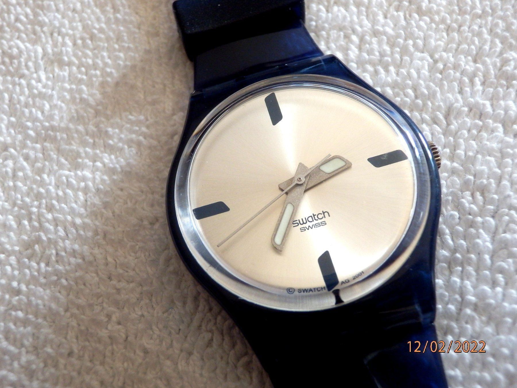 Swatch Uhren: Swatch 2001, Quartz, 33mm, die Uhr läuft – Gebraucht aus Ueberstorf von dinbau
