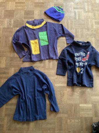 2 Sweatshirts, 1Shirt für Jungs + Mütze Gr. 128