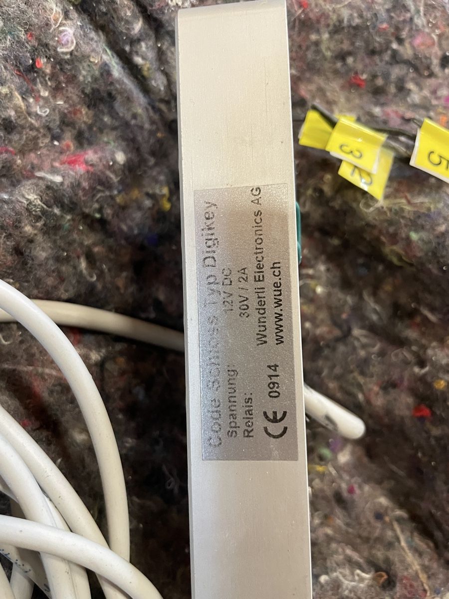 Schlösser: Code Schloss Taster Digikey Wunderli Electronics AG 12VDC – Gebraucht aus Riedt b. Erlen von Darksilver 3