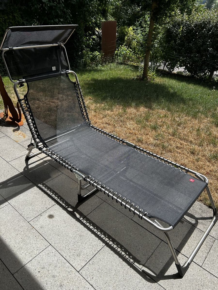 Fiam Chaises longues: Fiam Liegestuhl mit Sonnendach – D'occasion à Seengen par tomithebacon
