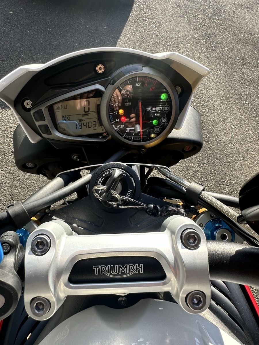 Strada: Triumph Speed Triple 1050 R – Usato da Wileroltigen venduto da torro11 6