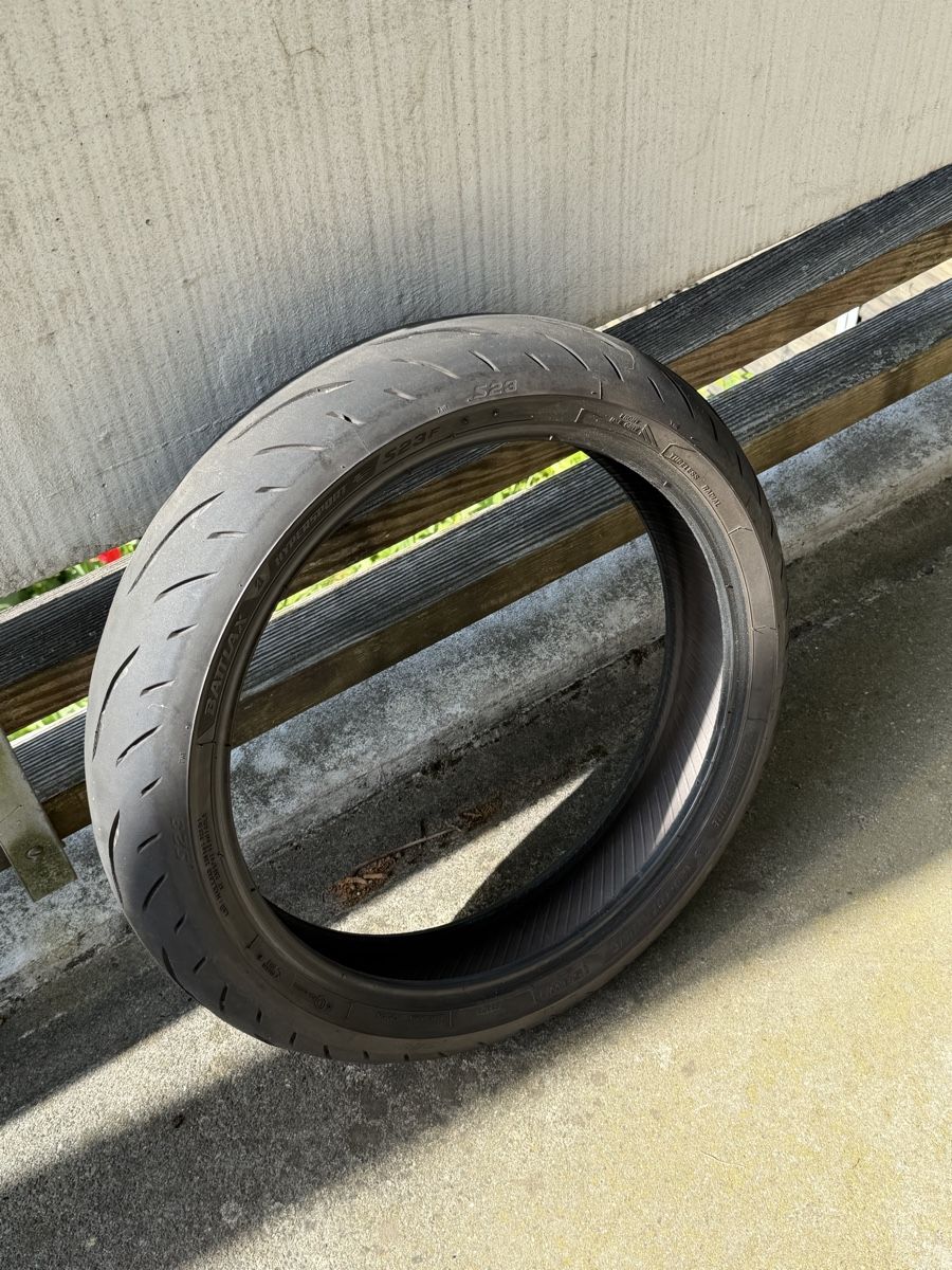 Pneumatici & Ruote complete: Gebrauchter S23 Reifen mit Übrig Profil – Usato da Schwerzenbach venduto da Chxpsyy