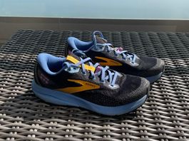 Brooks Divide 3 Size US 7, EUR 38, UK 5