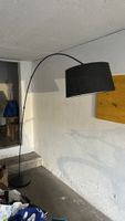 Lampe sur pied noire