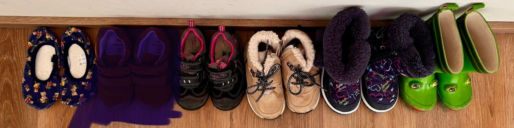 Scarpe per ragazzi: Babyschuhe - 5 Paare, Gr. 22!!! – Usato da Einsiedeln venduto da sum_xm7z 3