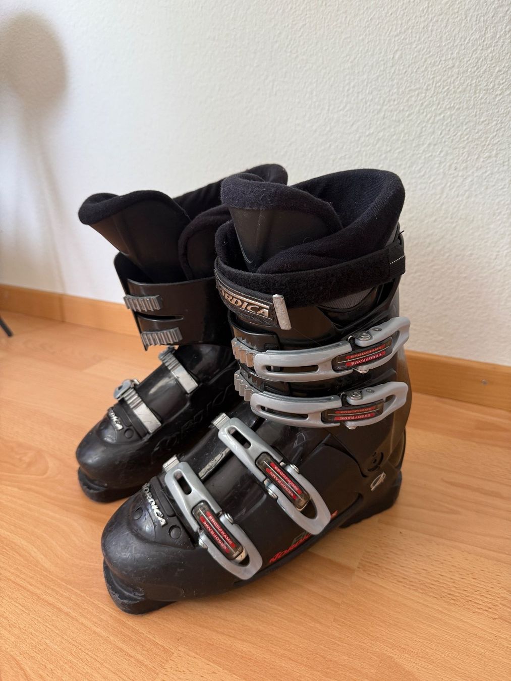 Rossignol Skis: Rossignol Skiset mit Schuhen und Helm – Gebraucht aus Lichtensteig von elv_9dzx 4