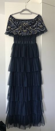 Festkleid dunkelblau Grösse 36 mit Perlen bestickt