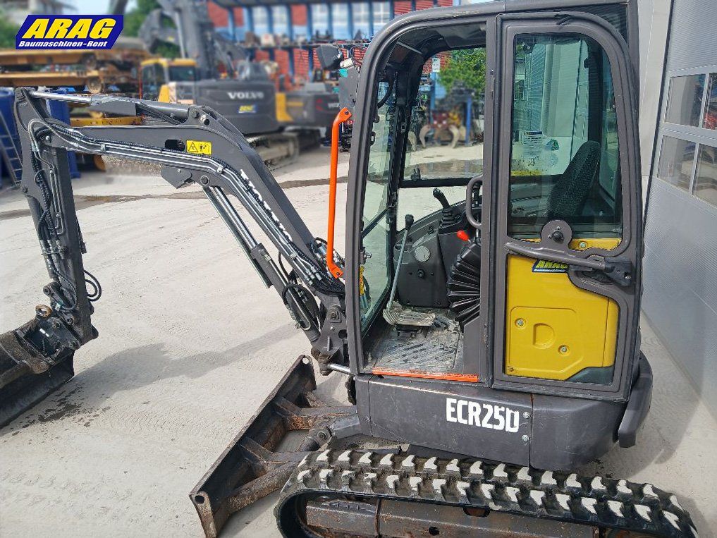 Volvo Excavateurs: Volvo ECR25D Raupenbagger – D'occasion à Hasle LU par Arag08 1