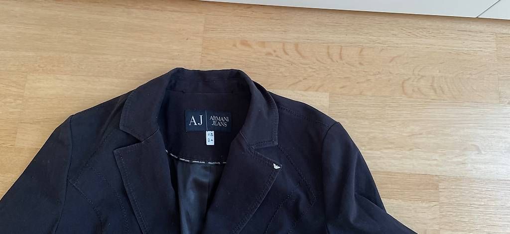 Giacche: Armani Jeans - Blazer Gr. S – Usato da Schliern b. Köniz venduto da tezi 1