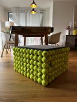 Einzigartiger Couchtisch aus Tennisbällen, Unikat, 60x60