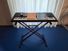 Clavier / Synthétiseur Yamaha YPT-230 avec support réglable