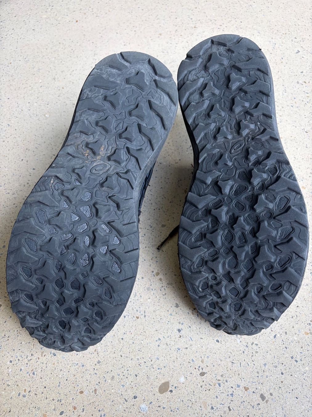Asics Chaussures garçon: ASICS Gore-Tex Schuhe Gr. 40.5 – D'occasion à Luzern par mimi_lu 2