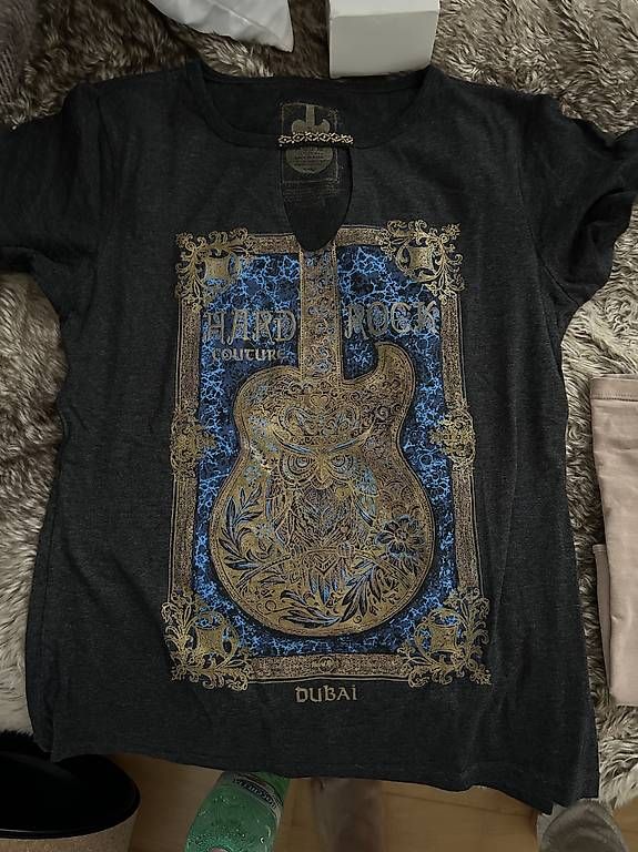 T-shirt: Hard Rock Cafe Dubai T-Shirt – Usato da Oberweningen venduto da gta_kl5b
