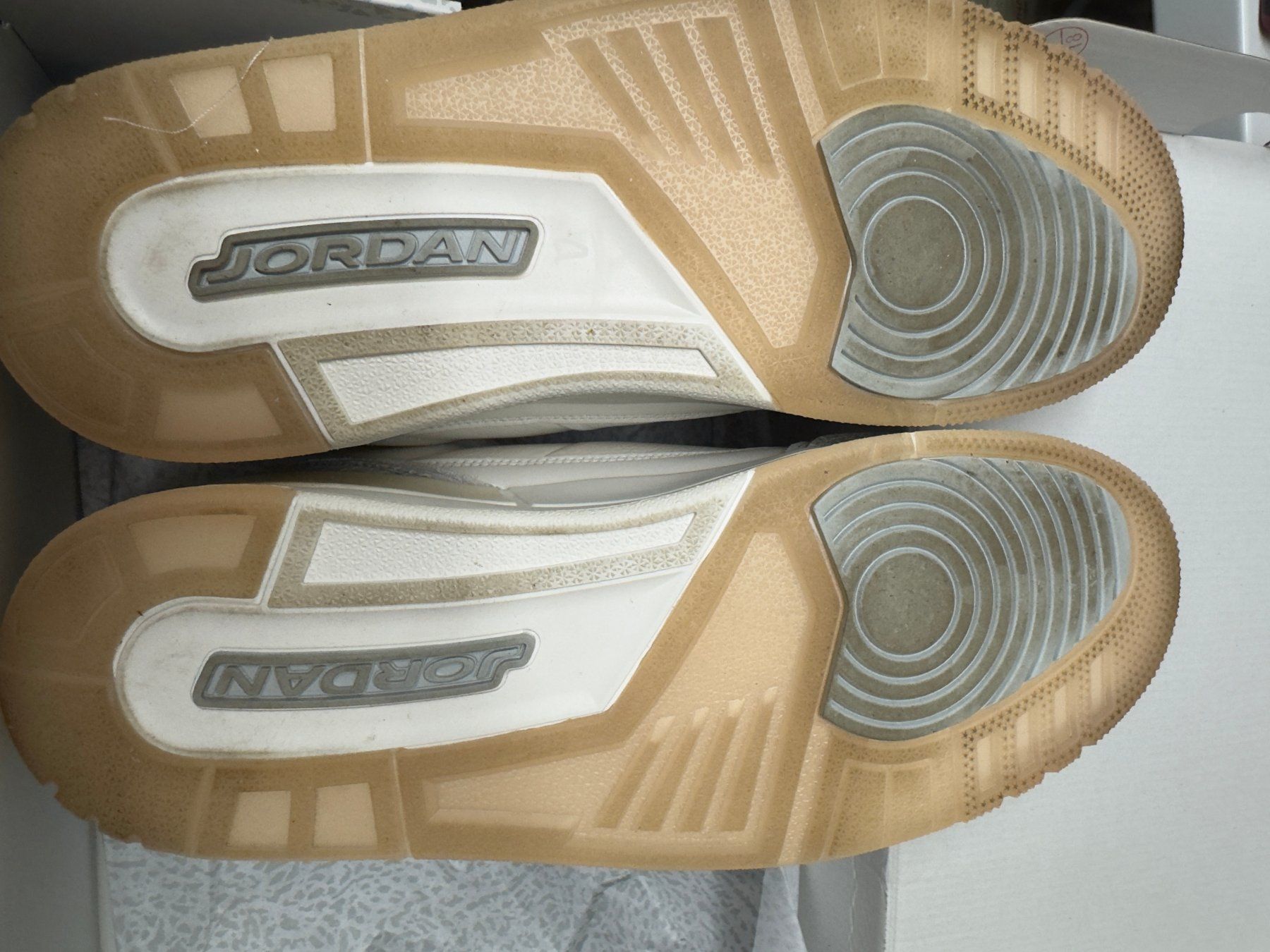 Jordan Scarpe da uomo: Jordan 3 Retro Craft Ivory - 45.5 – Usato da Niederweningen venduto da MrOmbre 2