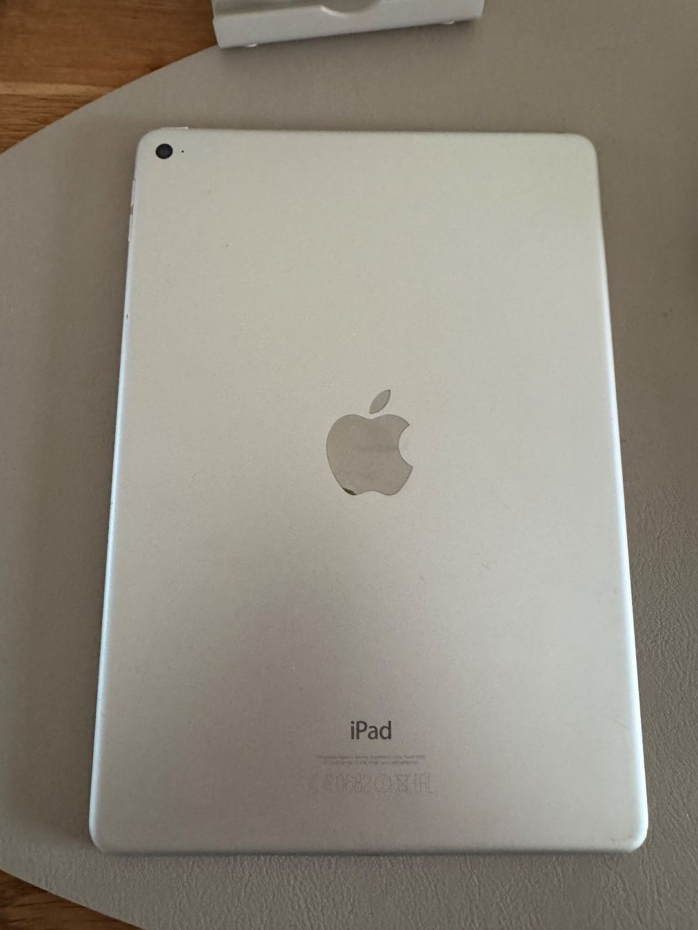 Apple Tablet PC: iPad Air 2 – 128GB – Usato da Adliswil venduto da Busys 2