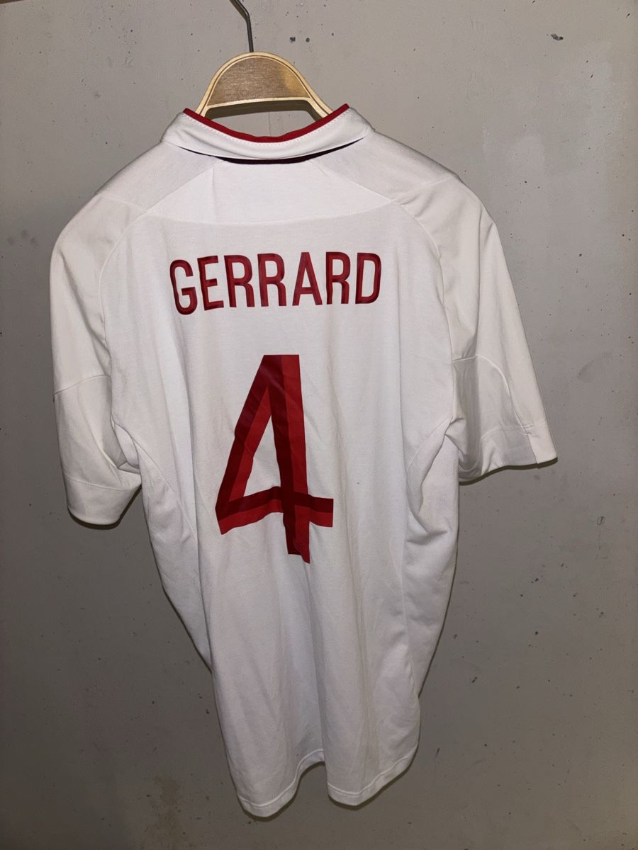 Umbro Canottiere & Pantaloni: England Trikot 2012/13 Gerrard #4 – Nuovo (secondo la descrizione) da Brütten venduto da Swerman1984 2
