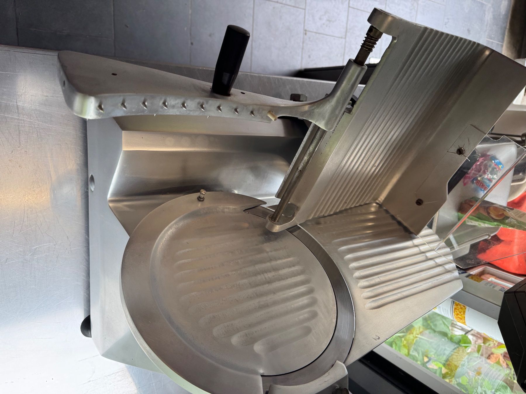 Appareils de cuisine: Aufschnittmaschine – D'occasion à Widnau par tgossi 3