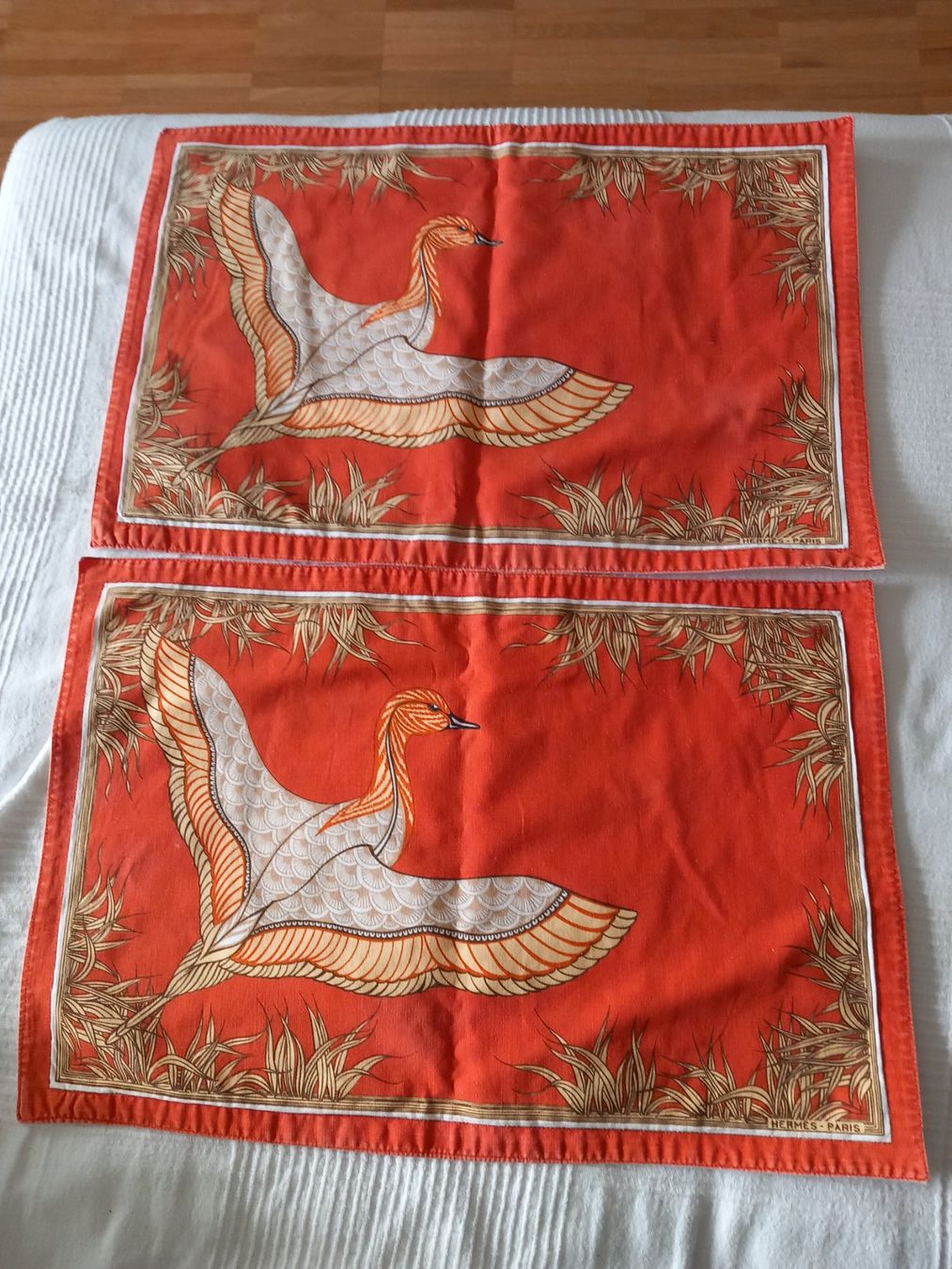 Altra biancheria da tavola: Hermes 4 sets de tables + 4 serviettes – Usato da Le Grand-Saconnex venduto da Rgt87