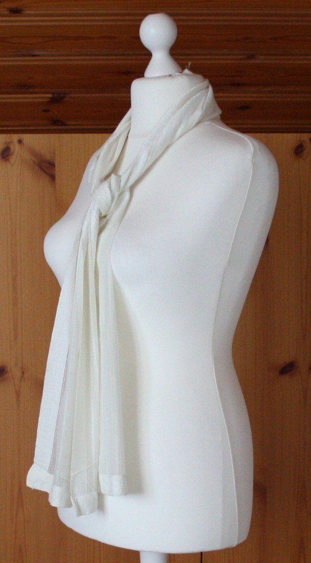 Foulards, Tücher & Schals: Schal vanillefarben (2) – Gebraucht aus Flüelen von Diversicum-Vintage 2
