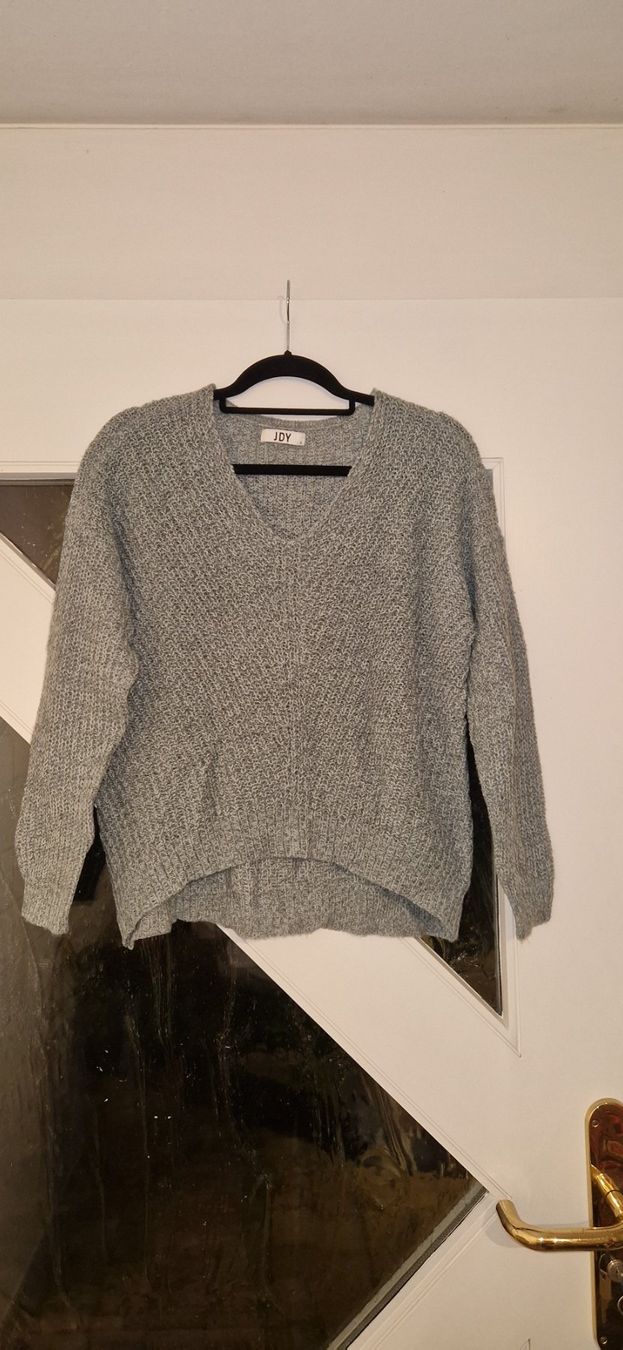 Pullover & Sweatshirts: Pullover S – Gebraucht aus Bubendorf von ang_b829