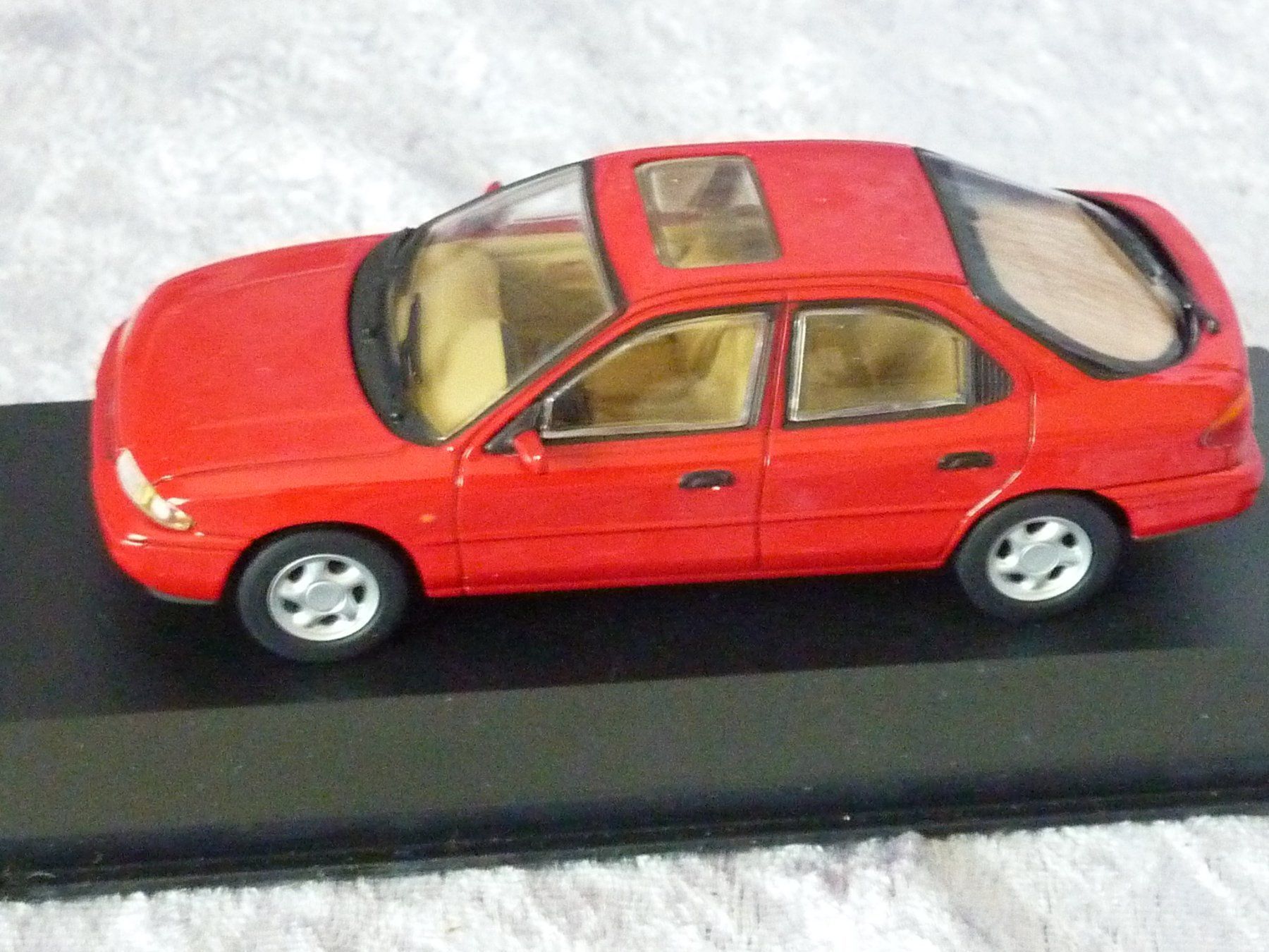 Minichamps Modellini d'auto: Ford Mondeo rot 1:43 – Nuovo e nell'imballaggio originale da Dürrenäsch venduto da modellautos4you 2
