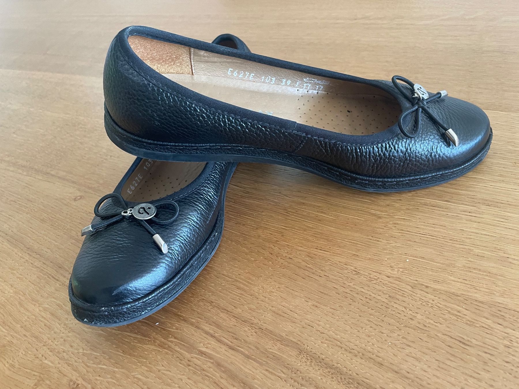 Scarpe da donna: Leder Ballerinas 39 schwarz – Usato da Würenlos venduto da baslerdybli01 3