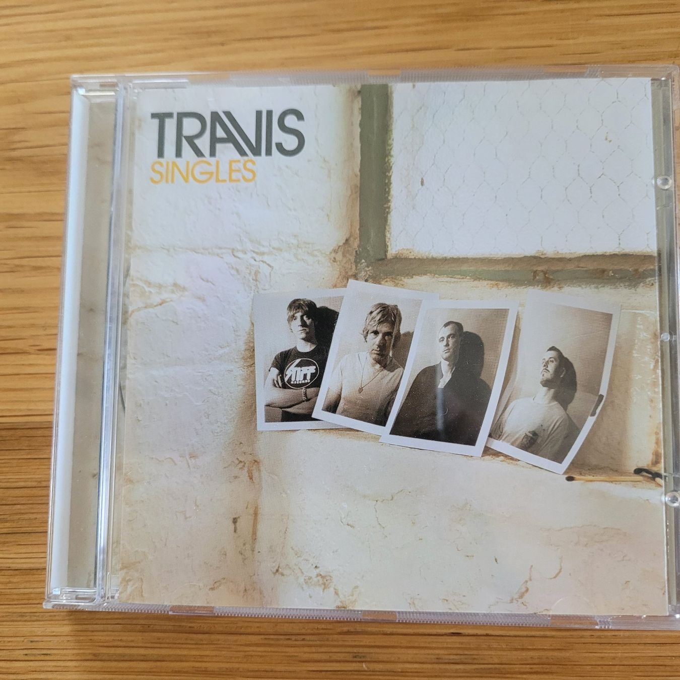 CD: CD Travis Singles – Usato da Biel/Bienne venduto da Destockweb