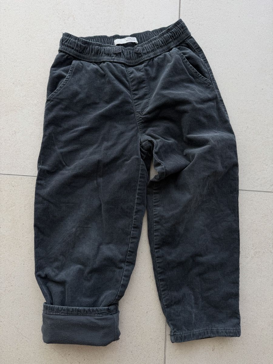 Zara Pantaloni: ZARA Cordhose Gr. 110 – Usato da Zug venduto da kow_6xr6 3