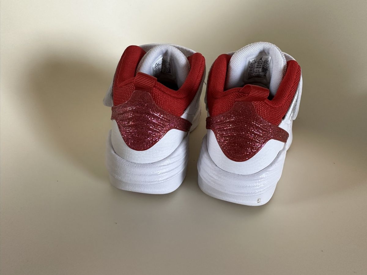 Jordan Scarpe per ragazzi: Jordan Max Aura 5 Kids Sneaker size 30 – Nuovo (secondo la descrizione) da Zürich venduto da Heisenberg27 2
