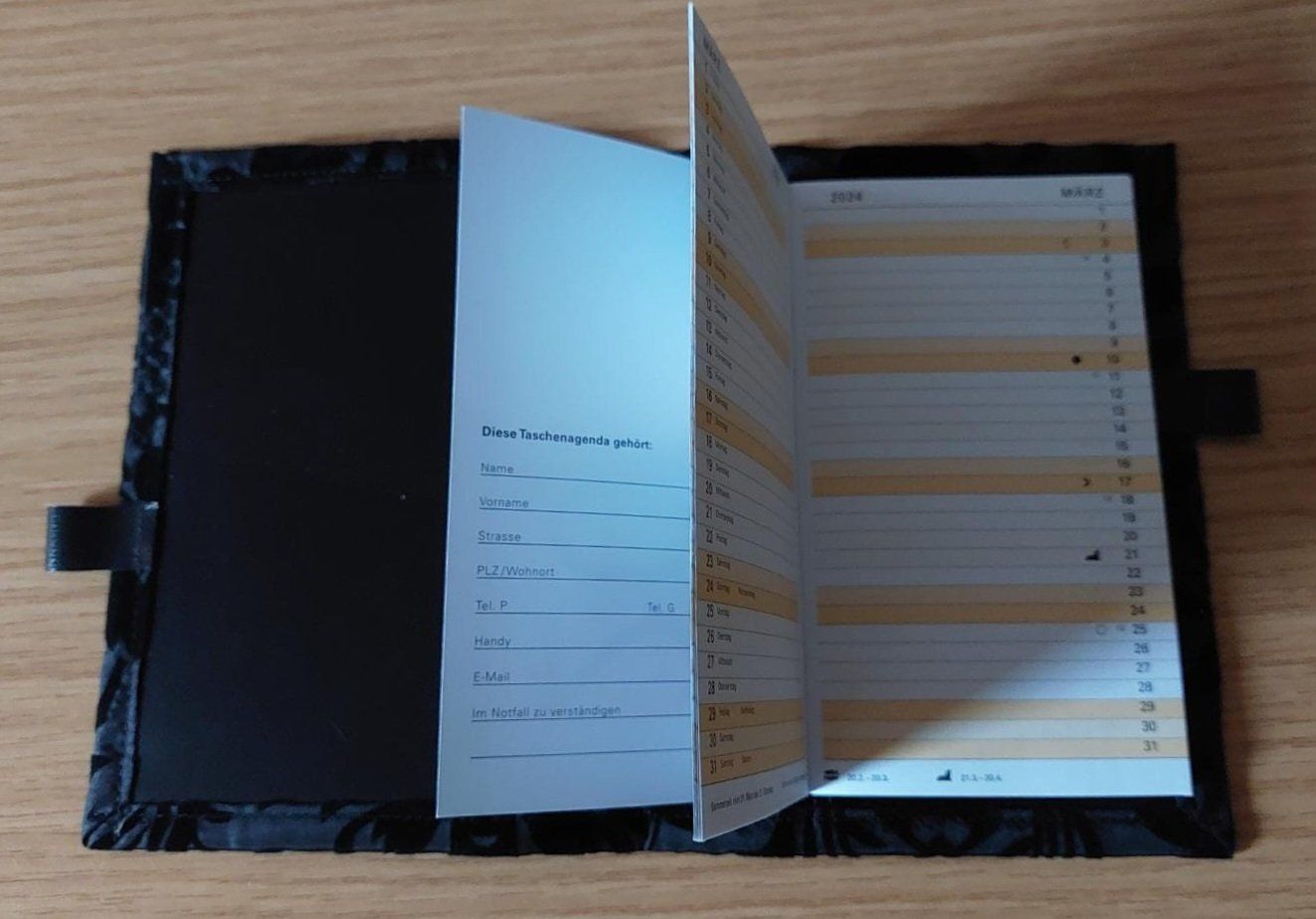 Cover & Protezioni schermo: Kalenderhülle – Usato da Urtenen-Schönbühl venduto da Kahru 5