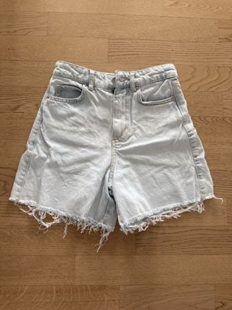 Zara Shorts, hellblau, destroyed Look, Sommer, Gr. 32