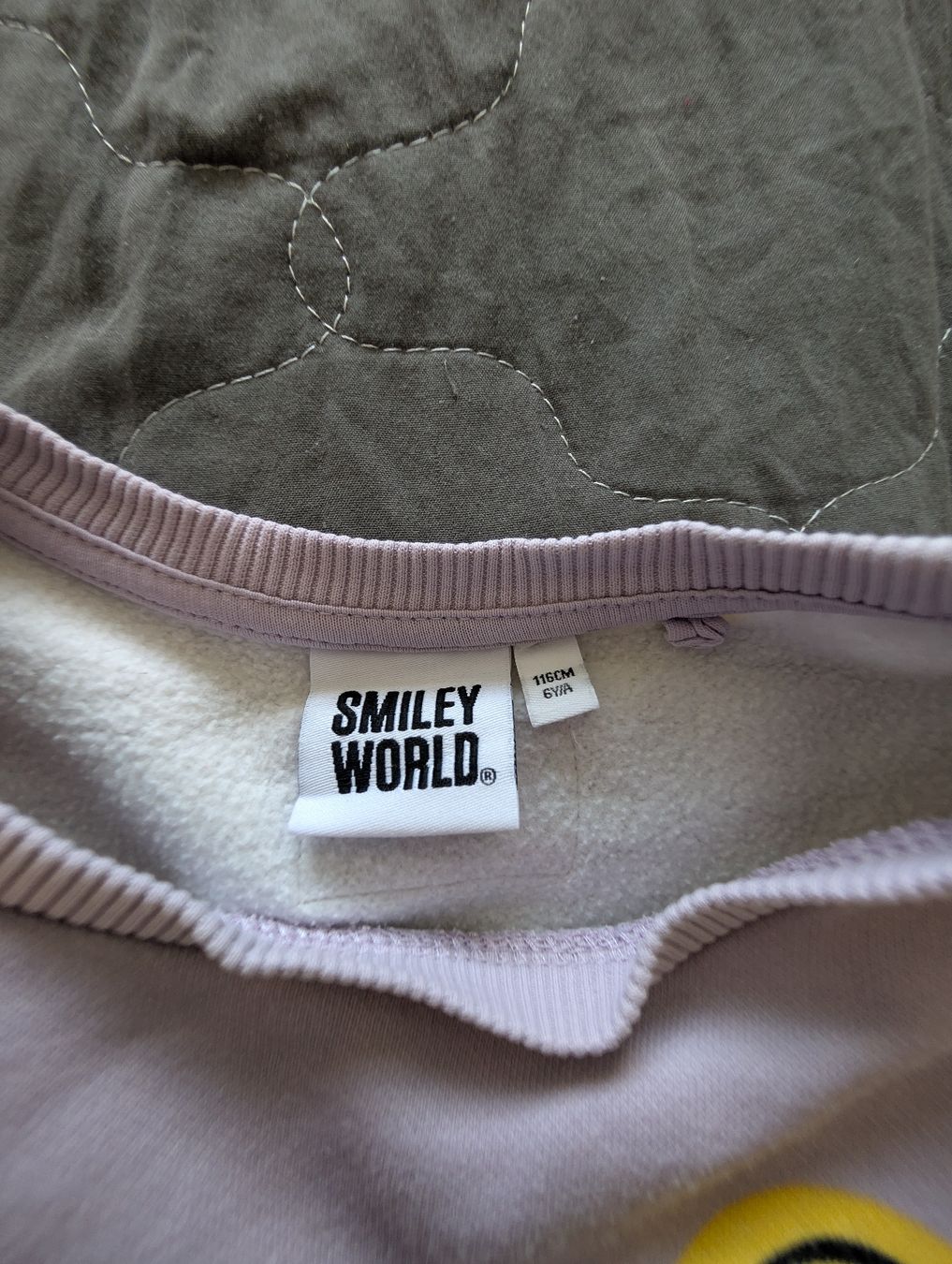 Pulls et sweat-shirts: Pullover Smiley World lila Grösse 116cm – D'occasion à Buchs ZH par nudle10 1