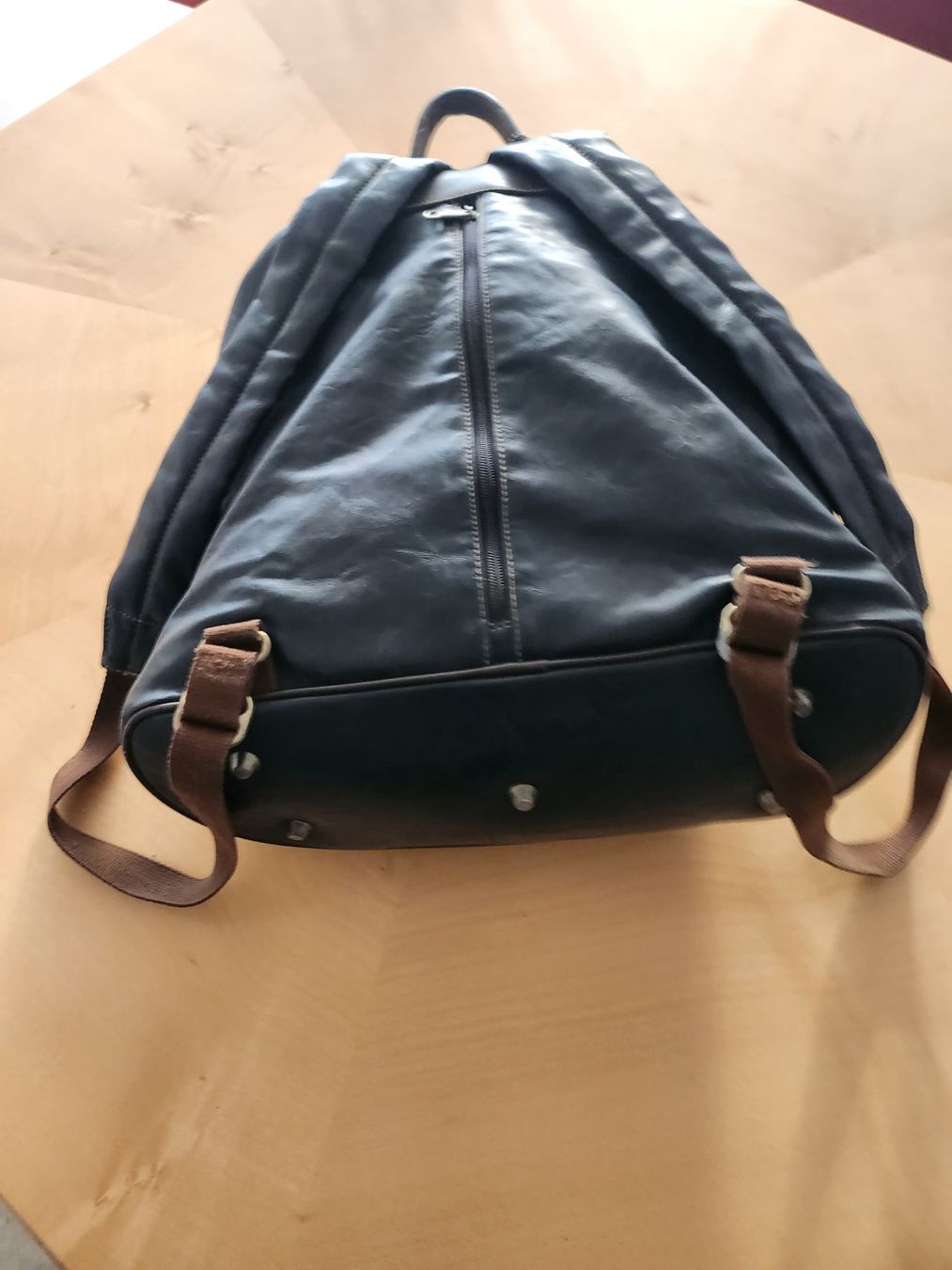 Esprit Zaini: ESPRIT Rucksack – Usato da Huttwil venduto da Lakeshore161 1