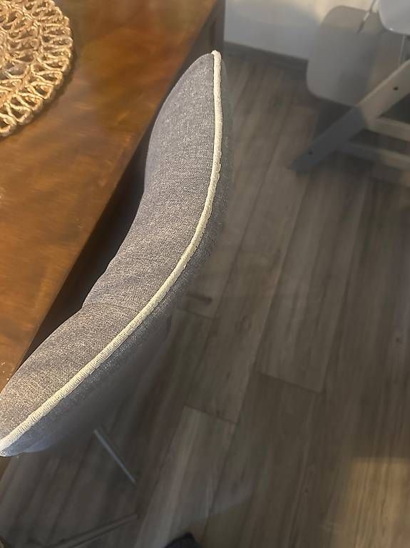 Stühle: 6 Moderne Stoffstühle. – Gebraucht aus Wetzikon ZH von ros_jz5x 2