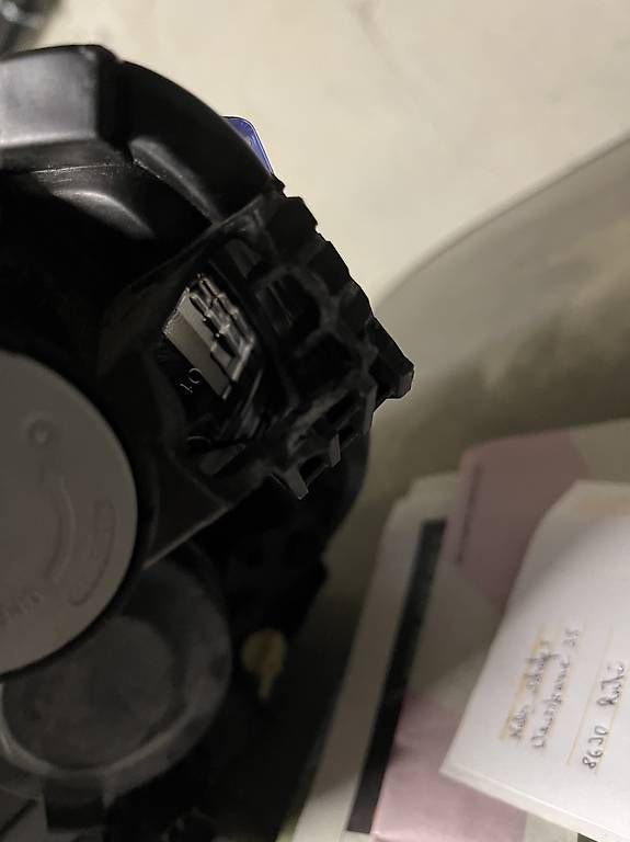 Fari: Ford Transit Courier Scheinwerfer  – Usato da Rüti ZH venduto da n3iLz 2