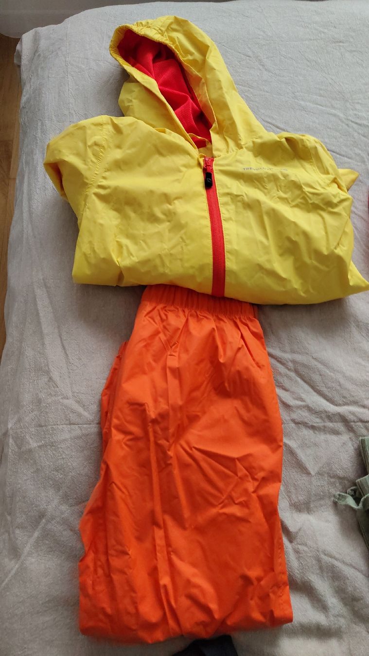 Ensembles coordonnés: Kinder Kleider Set gr.110 – D'occasion à Möriken AG par Blauhumbi 1