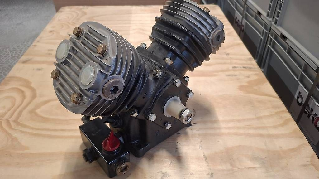 Compressori: Compresseur 2 cylindres – Nuovo e nell'imballaggio originale da Cortaillod venduto da Nusgeg01 1