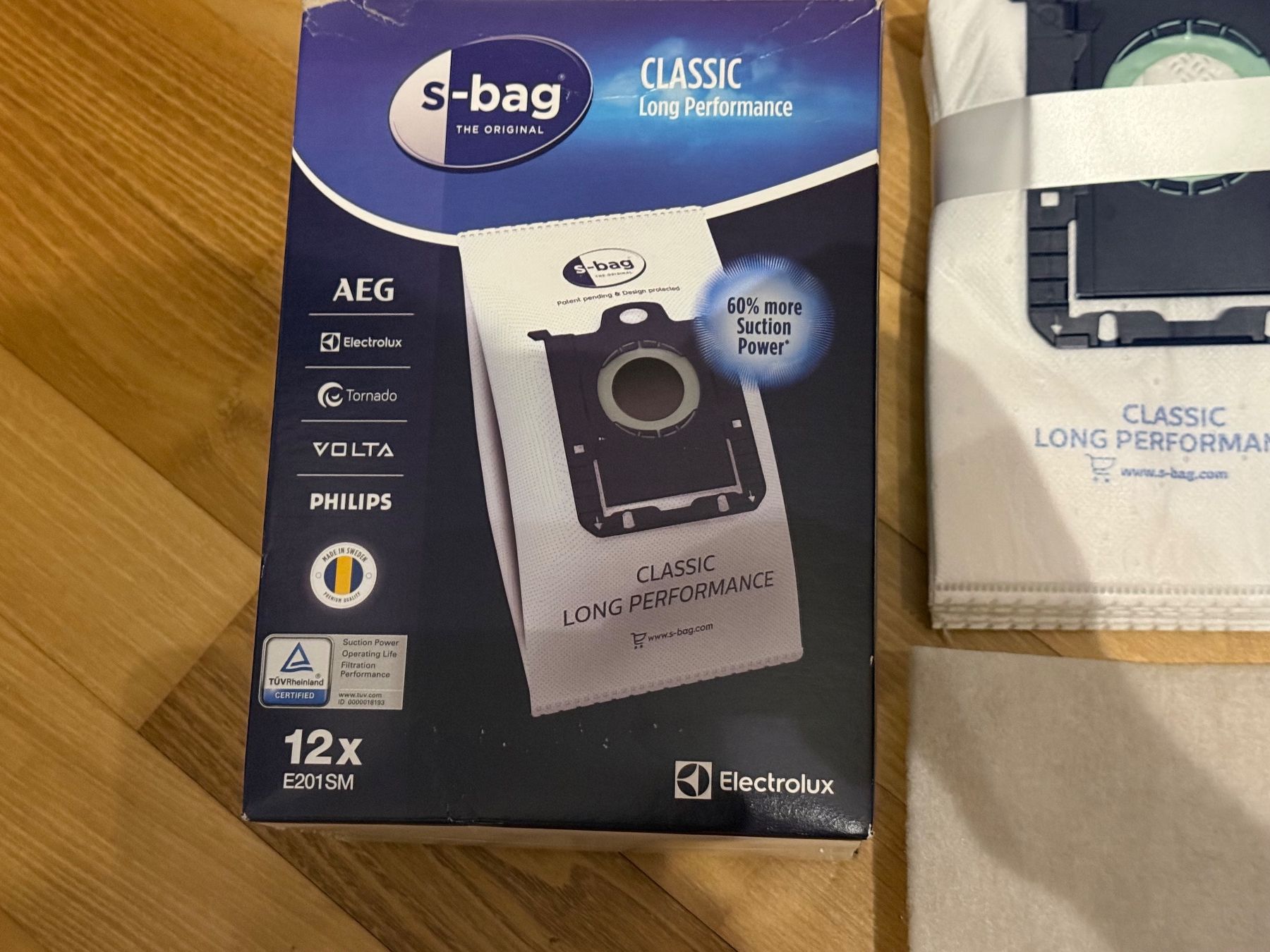Electrolux Aspirapolveri & Accessori: 8x Electrolux s-bag Classic Performance - Staubsaugerbeutel – Usato da Chur venduto da Hermes421 1