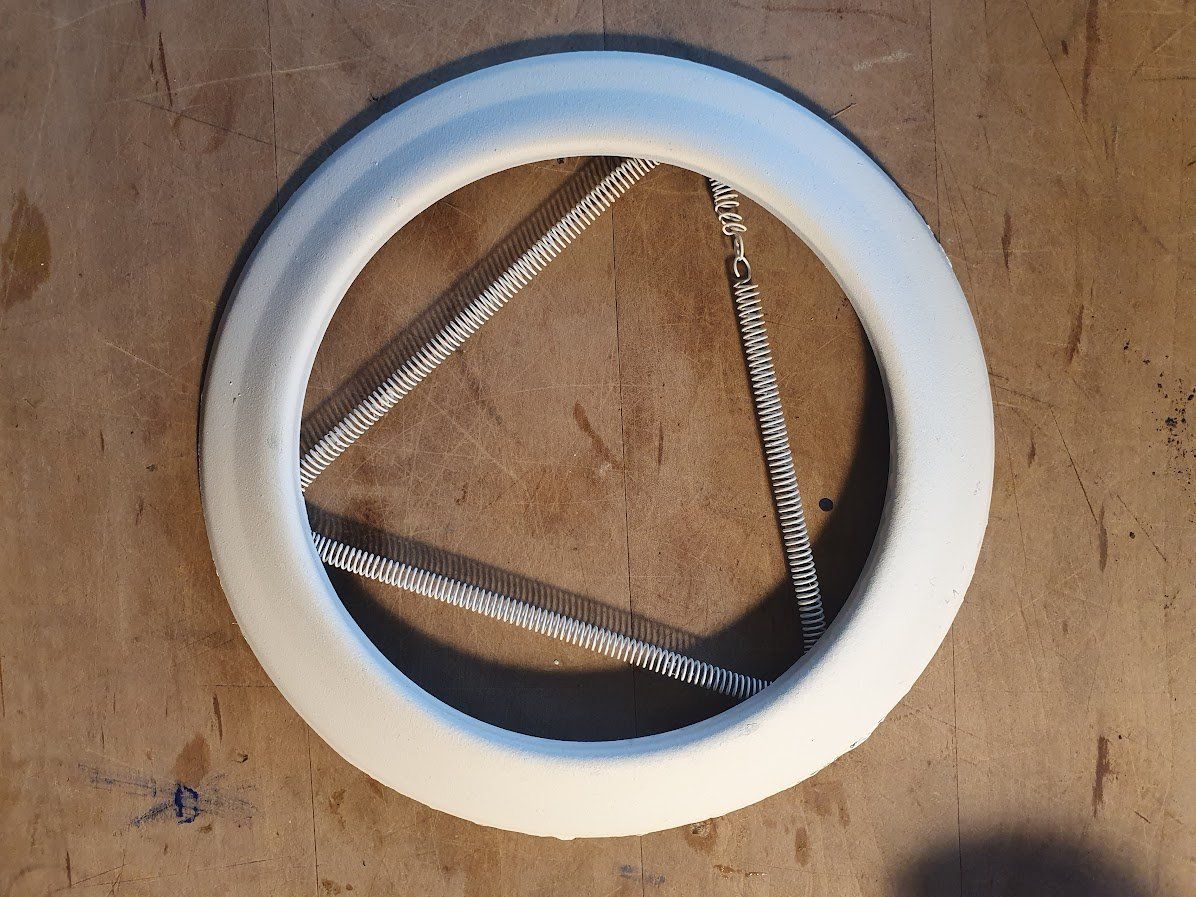 Altri mobili d'antiquariato: Ofenrohrstutzen mit Rosette – Usato da Zürich venduto da loosebone 3