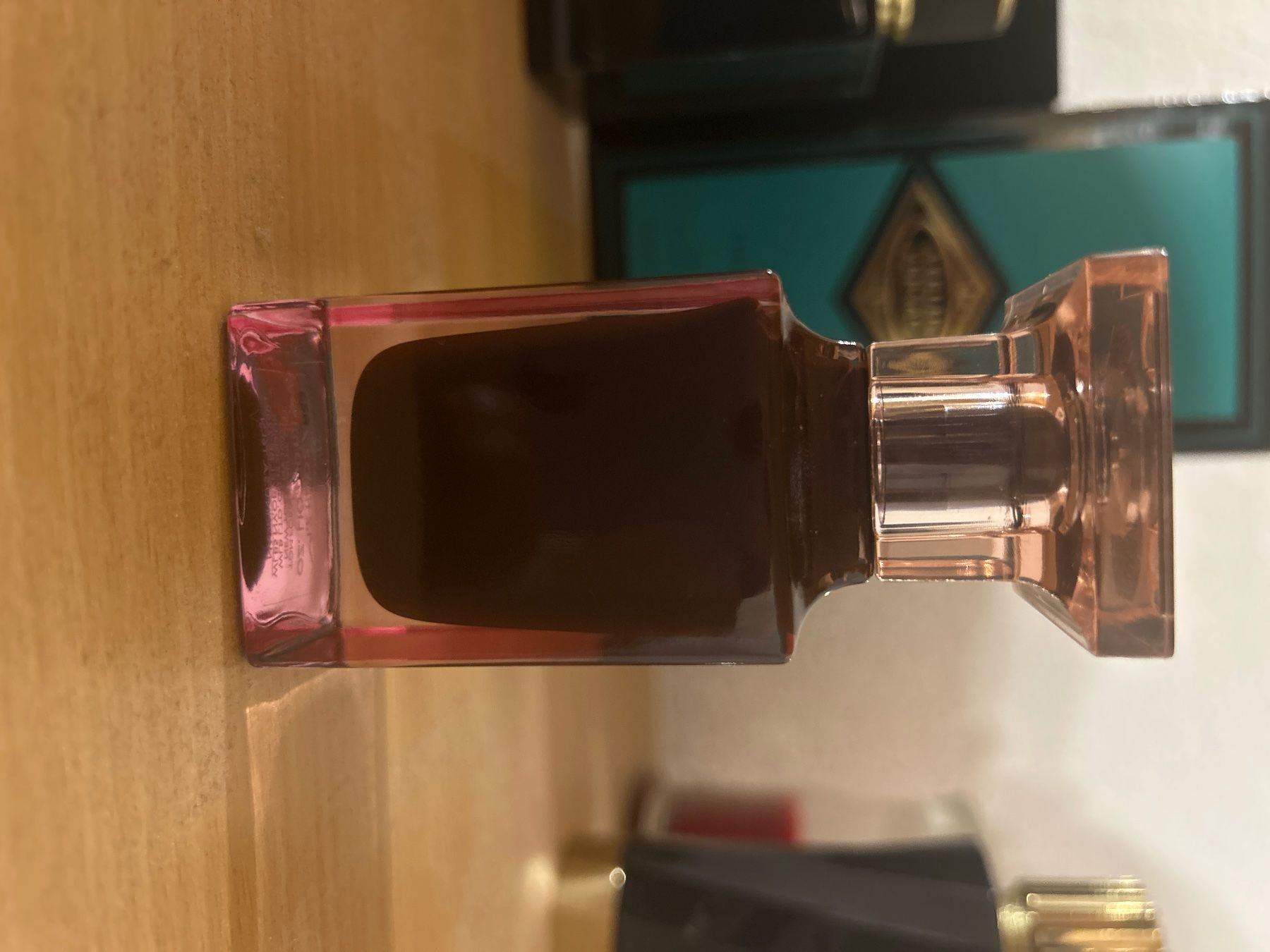 Tom Ford Parfums & Eau de Toilette: Tom Ford Cherry smoke – Neuf (Voir description) à Vétroz par sam_hx5l 2
