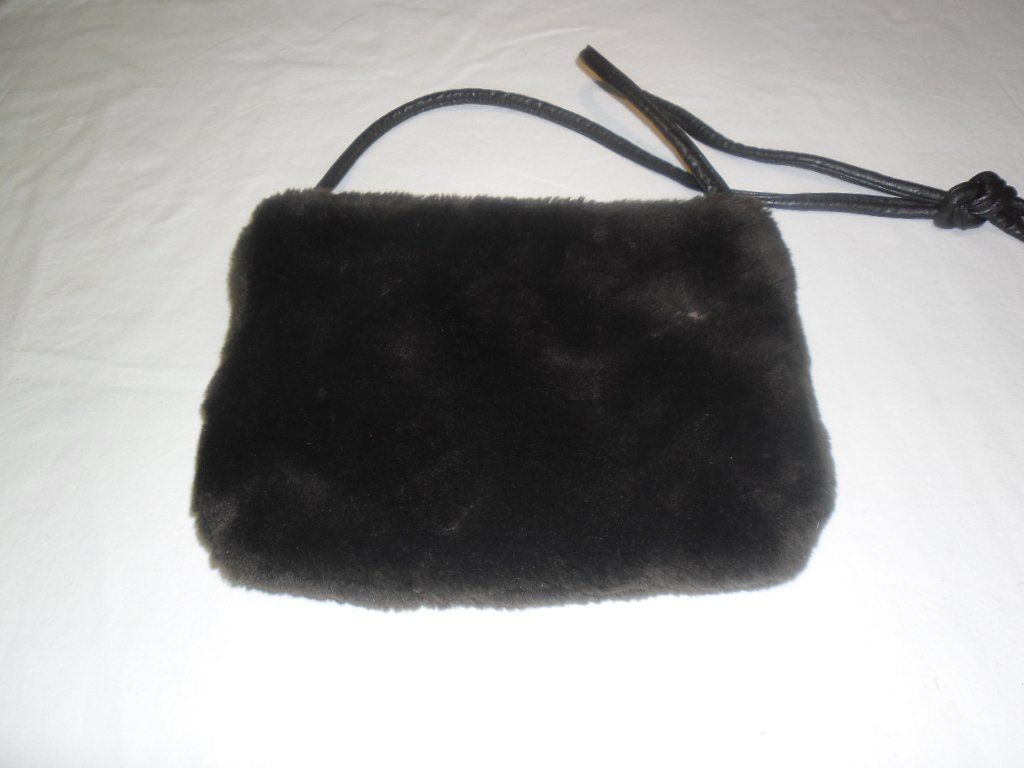 Borse da donna: Damen - Handtasche / Umhängetasche – Usato da Büren SO venduto da omsa 2