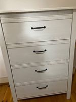 Commode blanche 4 tiroirs  élégante et pratique