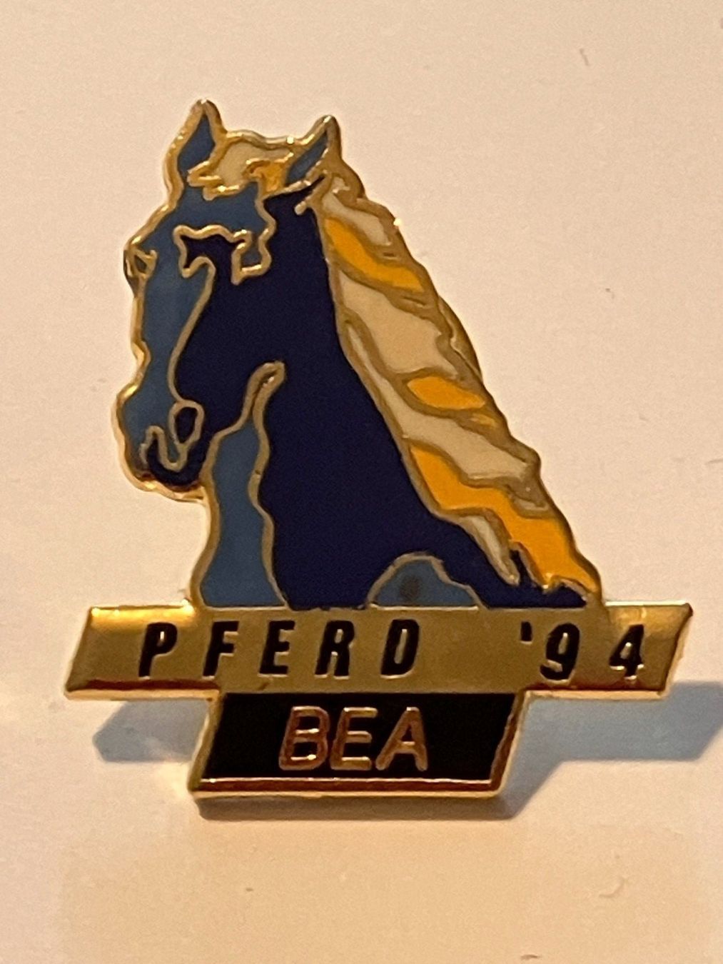Placchette & Badge: 1 Pin Bea Pferd 1994 – Usato da Basel venduto da djwwpp