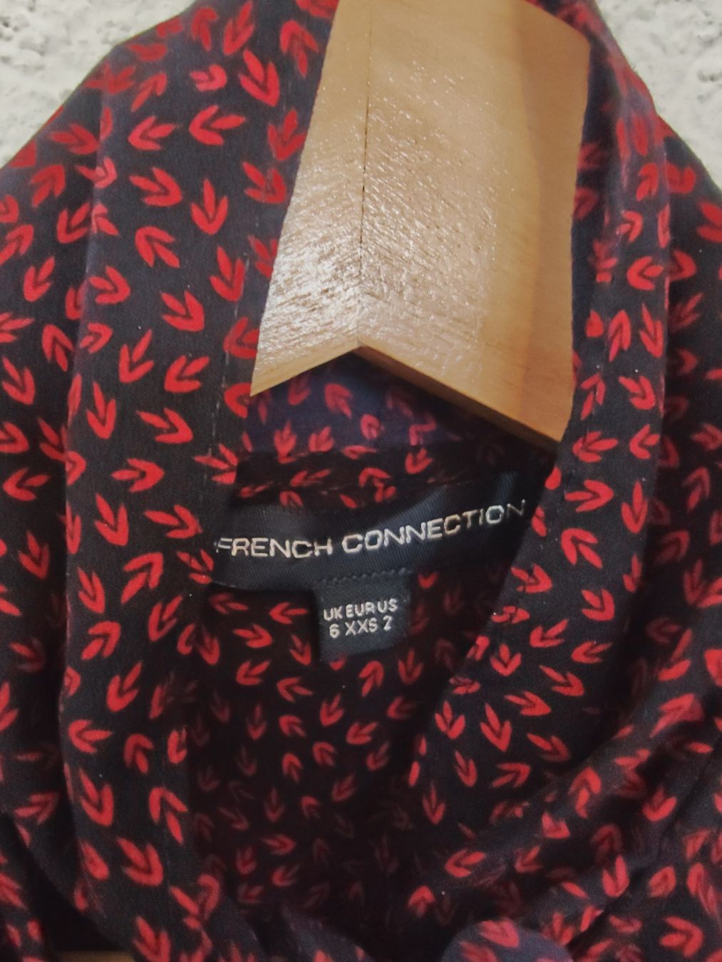 French Connection Camicette: French Connection Blouse Red Black Pattern Size XXS – Usato da Lonay venduto da ari_2xzm 2