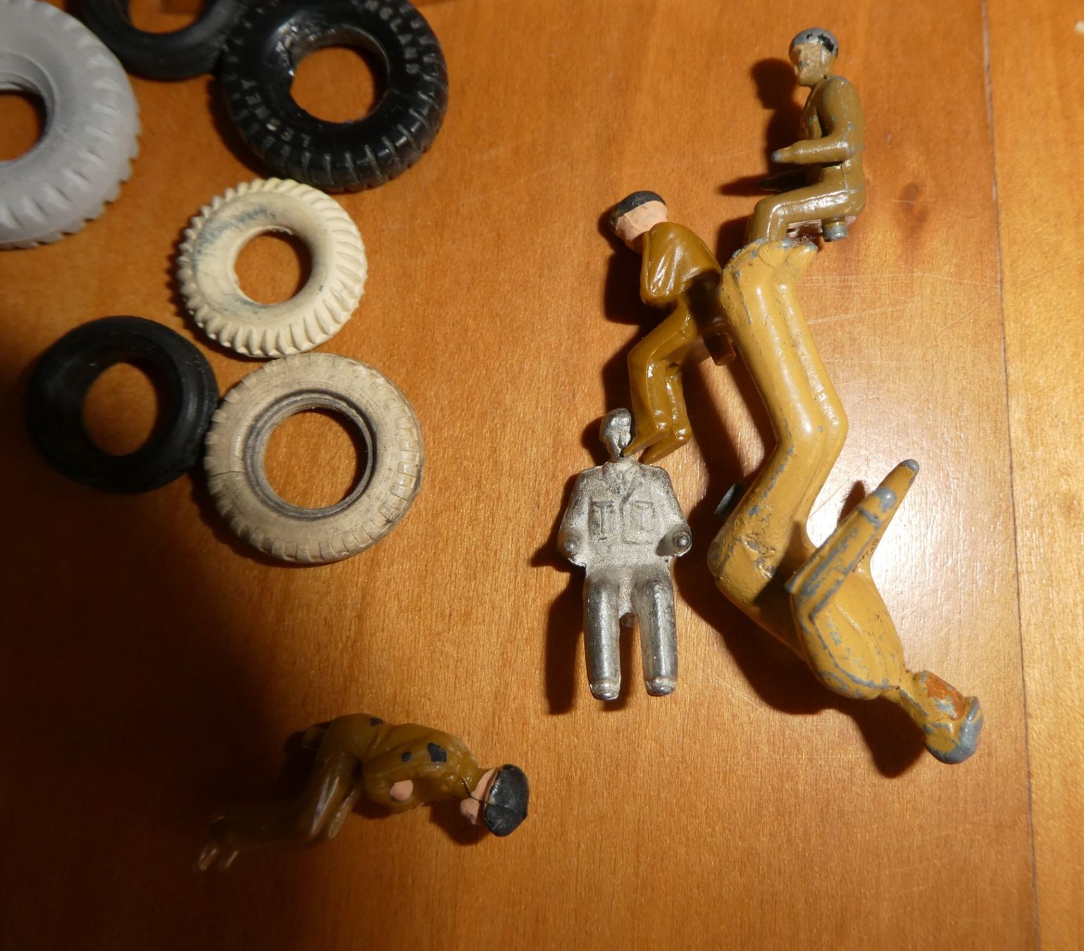 Dinky Toys Modellautos: Dinky Toys Ersatzteile – Gebraucht aus stans von huezer 1